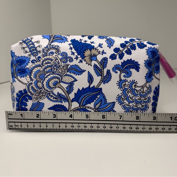 Two Sided Pattern Estée Lauder Makeup Travel Clutch - Picture 5 of 11